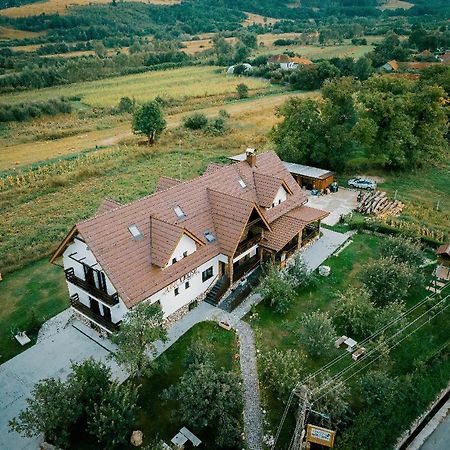 Nut House Retezat Hotel Nucsoara  Exterior photo